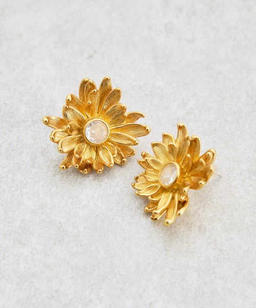 BEARDSLEY(ビアズリー)の「花ピアス(ひまわり)(ピアス(両耳用)・レディース・ゴールド・FREE)」の1枚目の写真