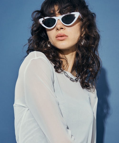 uyu.（ウユ）の「Cat eye Frame Sunglasses / キャッツアイフレームサングラス【uyu./ウユ】（サングラス・レディース・ホワイト×ブラック/ブラック・FREE）」の12枚目の写真