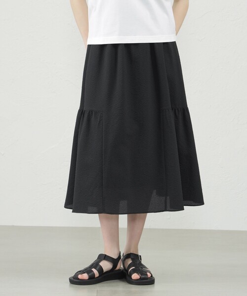 MACKINTOSH PHILOSOPHY（ﾏｯｷﾝﾄｯｼｭ ﾌｨﾛｿﾌｨｰ）の「メッシュサッカーサイドギャザースカート（スカート・レディース・ブラック/オレンジ/イエロー・36/38）」の2枚目の写真