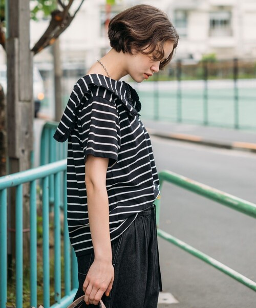 FRILL ブラック 半袖Tシャツ FREAK'S STORE（フリークスストア）の「フリル丸襟 半袖Tシャツ（T