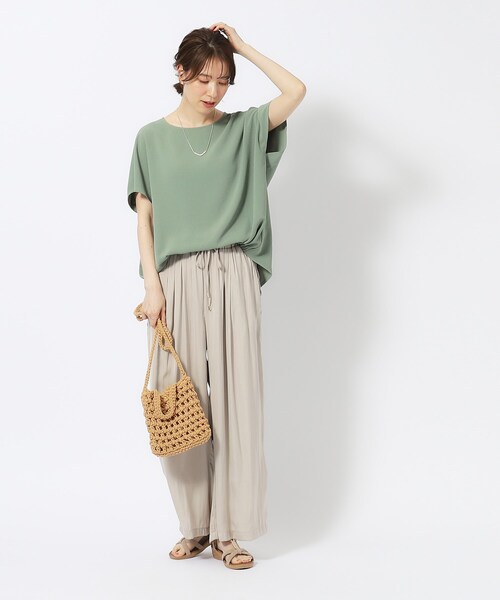 SHOO・LA・RUE(シューラルー)の「◆【イージーケア】インせず決まる フロントギャザーブラウス(シャツ/ブラウス・レディース・ブラック/カーキ/ライトベージュ/イエロー・02/03/04)」の13枚目の写真