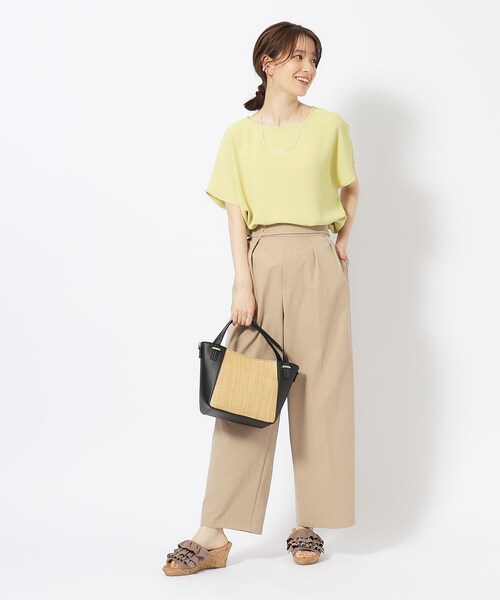 SHOO・LA・RUE(シューラルー)の「◆【イージーケア】インせず決まる フロントギャザーブラウス(シャツ/ブラウス・レディース・ブラック/カーキ/ライトベージュ/イエロー・02/03/04)」の5枚目の写真