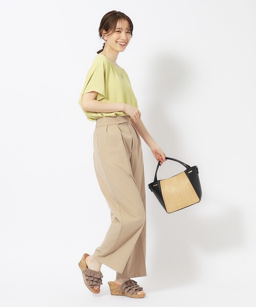 SHOO・LA・RUE(シューラルー)の「◆【イージーケア】インせず決まる フロントギャザーブラウス(シャツ/ブラウス・レディース・ブラック/カーキ/ライトベージュ/イエロー・02/03/04)」の6枚目の写真