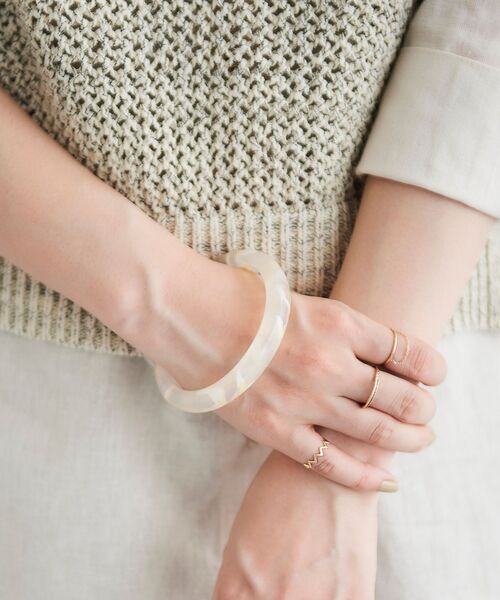 le.coeur blanc(ルクールブラン)の「アクリルバングル(バングル/リストバンド・レディース・アイボリー/ブラウン・FREE)」の5枚目の写真