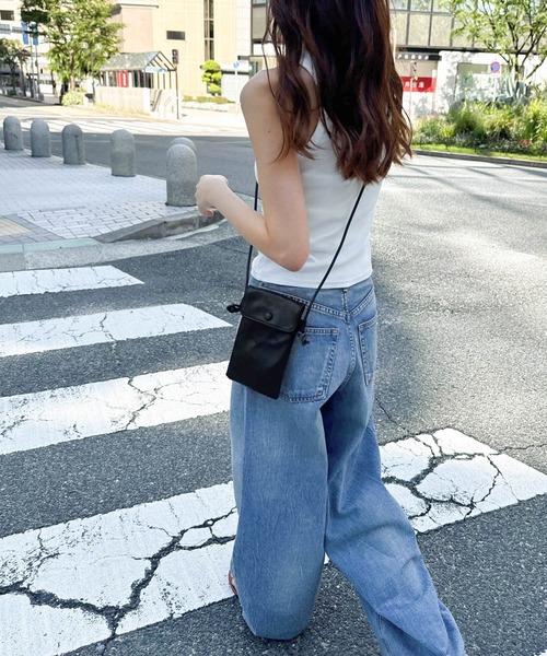 CANAL JEAN（キャナルジーン）の「El mar　レザーポシェット（ショルダーバッグ・レディース・ブラック・ONE SIZE）」の2枚目の写真