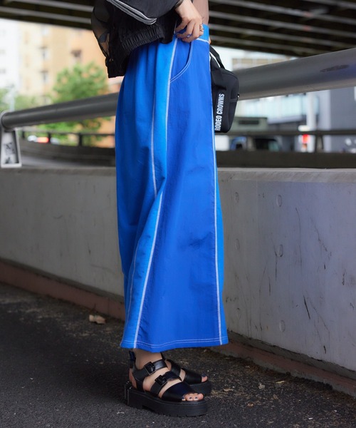 RODEO CROWNS WIDE BOWL（ロデオクラウンズワイドボウル）の「ナイロンドッキングステッチスカート（スカート・レディース・グリーン系その他2/ブラック系その他/ブルー系その他・FREE）」の3枚目の写真