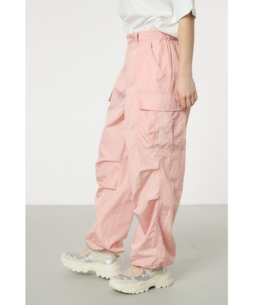 RODEO CROWNS WIDE BOWL（ロデオクラウンズワイドボウル）の「シャインカーゴパンツ（カーゴパンツ・レディース・ブラック/ライトイエロー/ライトピンク/グレー・FREE）」の4枚目の写真