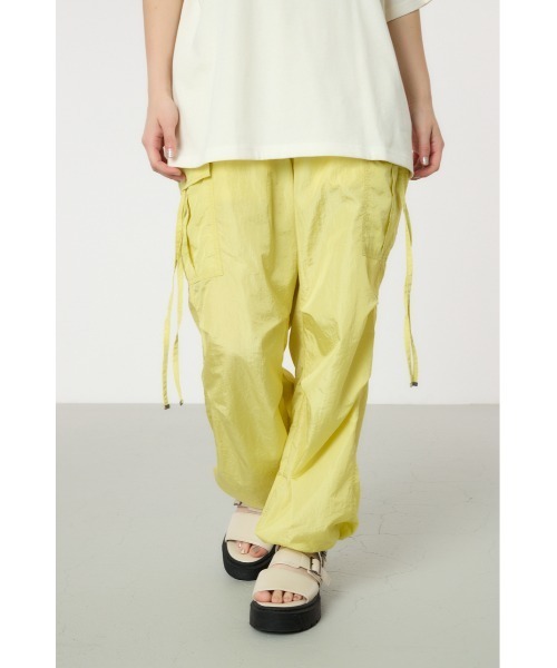 RODEO CROWNS WIDE BOWL（ロデオクラウンズワイドボウル）の「シャインカーゴパンツ（カーゴパンツ・レディース・ブラック/ライトイエロー/ライトピンク/グレー・FREE）」の19枚目の写真