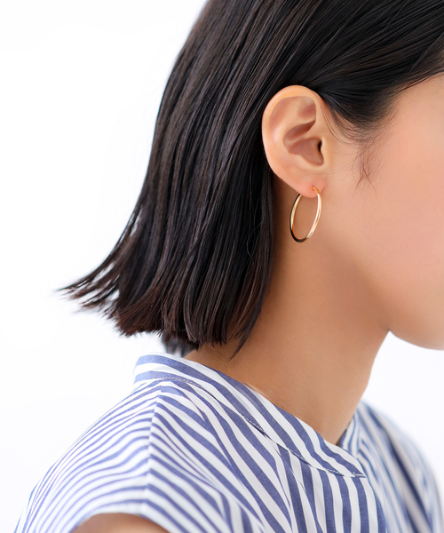 Lilas(リラ)の「30mmフープパイプピアス K18(両耳)(ピアス(両耳用)・レディース・ゴールド・FREE)」の2枚目の写真