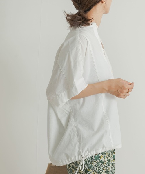 URBAN RESEARCH DOORS（アーバンリサーチドアーズ）の「裾ドロストプルオーバー（シャツ/ブラウス・レディース・ベージュ/オフホワイト/ブルー系その他・MEDIUM）」の4枚目の写真