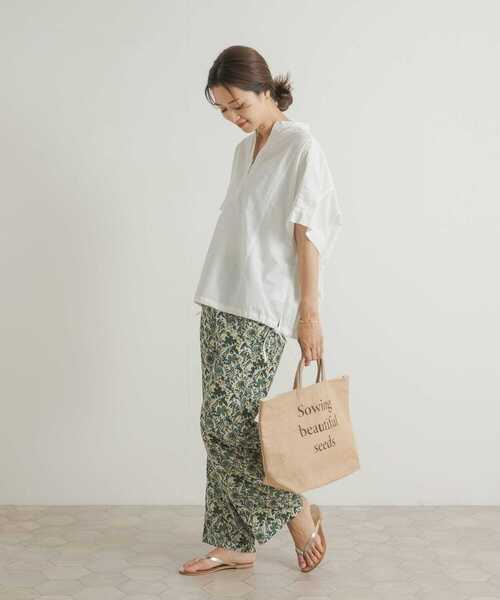 URBAN RESEARCH DOORS（アーバンリサーチドアーズ）の「裾ドロストプルオーバー（シャツ/ブラウス・レディース・ベージュ/オフホワイト/ブルー系その他・MEDIUM）」の10枚目の写真