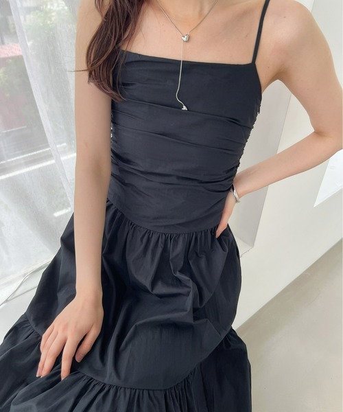 Olu.(オルドット)の「ティアードフレアキャミソールワンピース(ワンピース・レディース・ブラック/イエロー/ベージュ・0/1)」の9枚目の写真