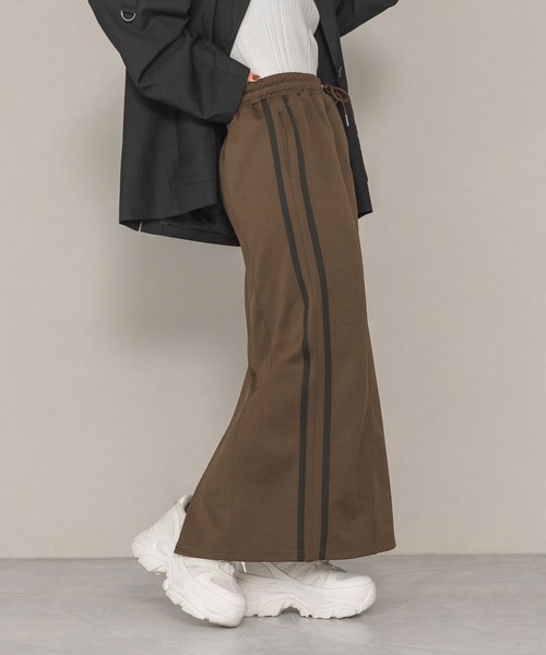 PAGEBOY(ページボーイ)の「カットツイルナロースカート(スカート・レディース・オフホワイト/ブラック/ブラウン・FREE)」の3枚目の写真