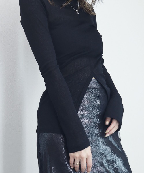 Reurie'(レウリィ)の「センタースリットトップス/center slit top 長袖 クルーネック シアー 透け感 シンプル レディライク きれいめ 大人カジュアル モノトーン 黒 ブラック(Tシャツ/カットソー・レディース・ブラック・FREE)」の12枚目の写真