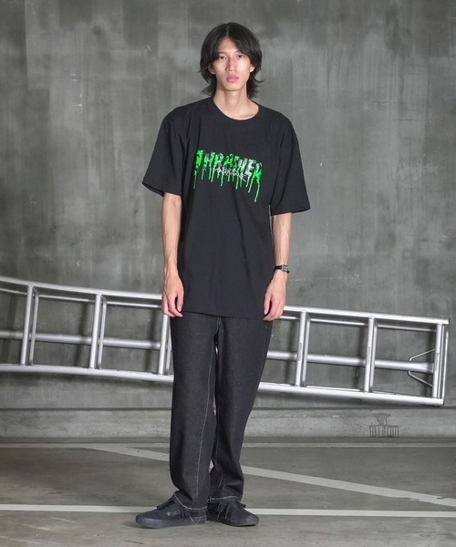 THRASHER(スラッシャー)の「Blood Drip S/S T-SHIRTS/スラッシャー5.6オンススタンダードフィットブラッドドリップロゴプリント半袖Tシャツ(Tシャツ/カットソー・メンズ・ホワイト×グリーン/ブラック×グリーン・MEDIUM/XX-LARGE/X-LARGE/LARGE)」の4枚目の写真
