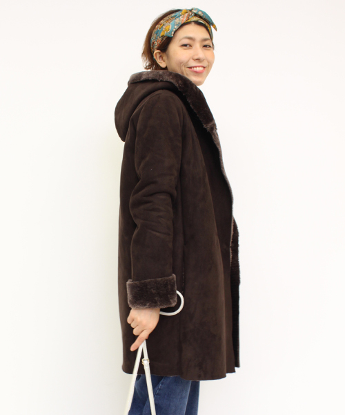 mystic(ミスティック)の「【予約限定★ニットプレゼント】フードムートンコート(ムートンコート・レディース・ブラウン/モカ/キャメル・FREE)」の2枚目の写真