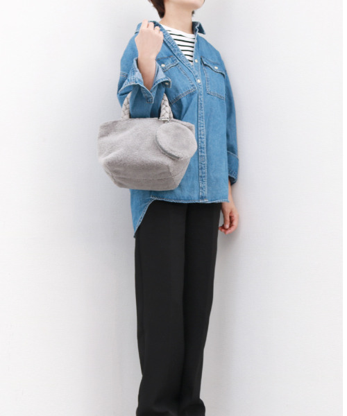 cache cache（カシュ カシュ）の「カシュカシュ cachecache / ブレイドハンドルボアミニトート（トートバッグ・レディース・グレー/アイボリー/ブラック・FREE）」の4枚目の写真