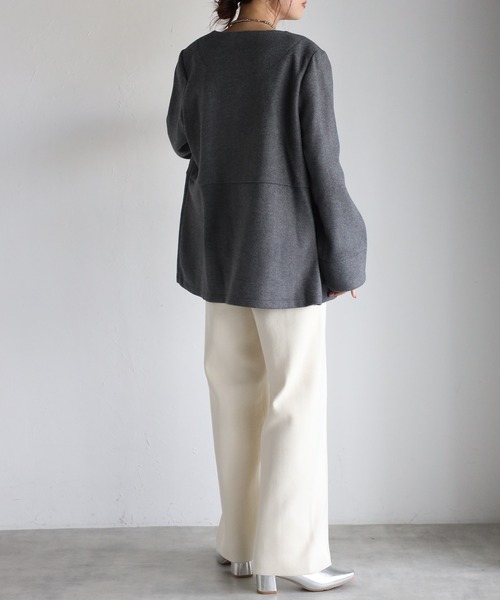 &HALF(アンドハーフ)の「ウール調フェルト配色ノーカラージャケット(バイカラー)(ノーカラージャケット・レディース・ダークグレー/オレンジ/ホワイト/ブラック/エメラルド/イエロー・M/L)」の17枚目の写真