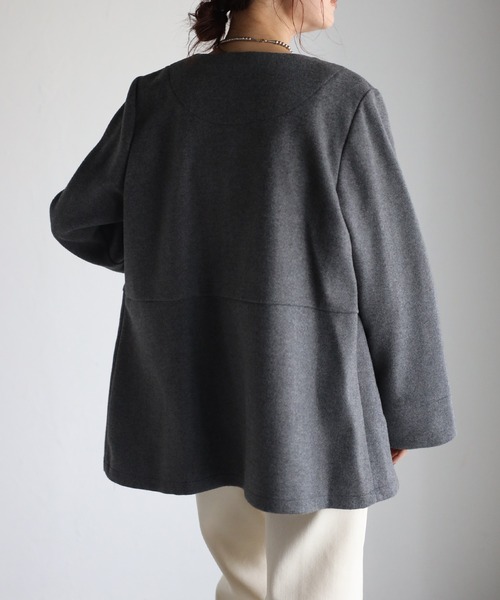 &HALF(アンドハーフ)の「ウール調フェルト配色ノーカラージャケット(バイカラー)(ノーカラージャケット・レディース・ダークグレー/オレンジ/ホワイト/ブラック/エメラルド/イエロー・M/L)」の20枚目の写真