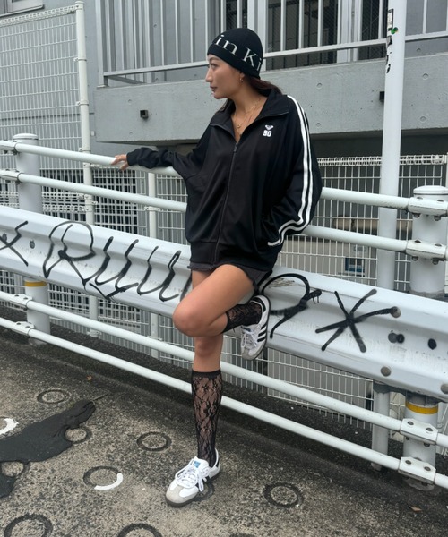 ROXY（ロキシー）の「【ZOZO限定アイテム】NOSTALGIC 90'S/ロキシーショート丈ダブルジップアップスタンドカラーラインスウェット（スウェット・レディース・ミント/オレンジ/ブラック・SMALL/X-LARGE）」の6枚目の写真