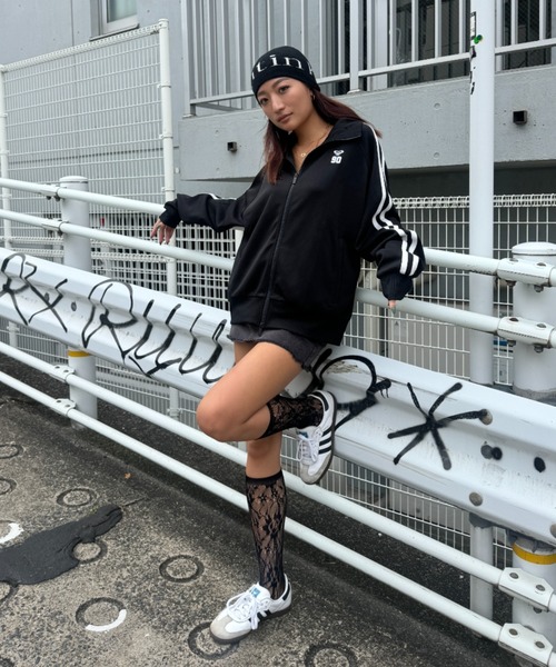 ROXY（ロキシー）の「【ZOZO限定アイテム】NOSTALGIC 90'S/ロキシーショート丈ダブルジップアップスタンドカラーラインスウェット（スウェット・レディース・ミント/オレンジ/ブラック・SMALL/X-LARGE）」の11枚目の写真