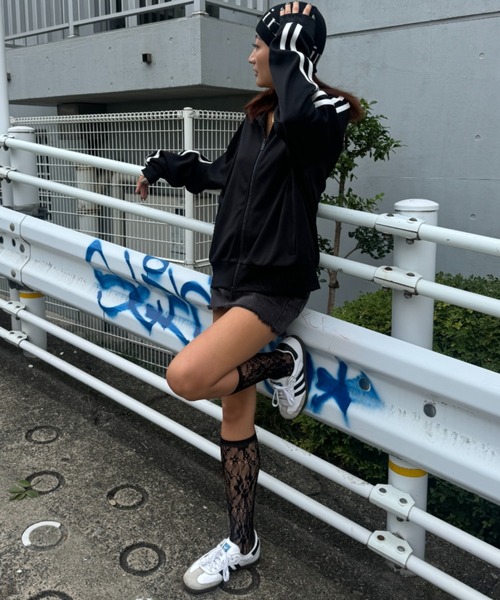 ROXY（ロキシー）の「【ZOZO限定アイテム】NOSTALGIC 90'S/ロキシーショート丈ダブルジップアップスタンドカラーラインスウェット（スウェット・レディース・ミント/オレンジ/ブラック・SMALL/X-LARGE）」の12枚目の写真