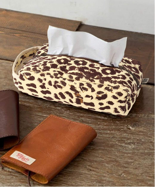 ACME FURNITURE（アクメファニチャー）の「LEOPARD TISSUE CASE