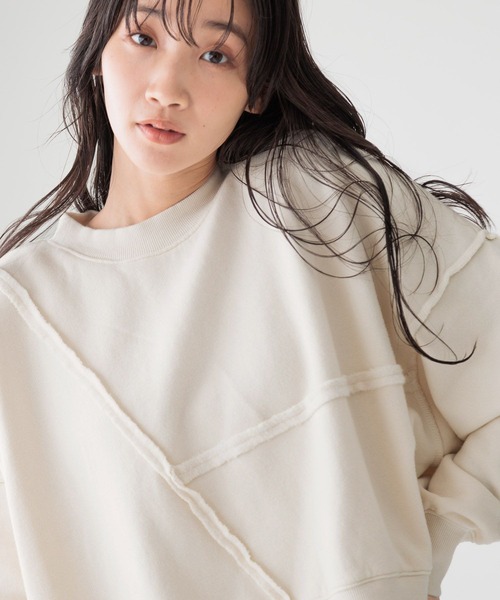 LOWRYS FARM(ローリーズファーム)の「リメイクキモウウラケPOLS 250344(スウェット・レディース・グレー/グレー系その他/アイボリー/レッド・LONG/SHORT)」の9枚目の写真