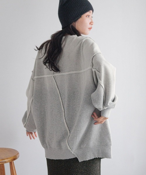 LOWRYS FARM(ローリーズファーム)の「リメイクキモウウラケPOLS 250344(スウェット・レディース・グレー/グレー系その他/アイボリー/レッド・LONG/SHORT)」の20枚目の写真