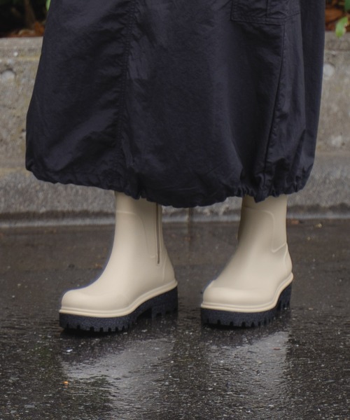 Wpc.(ダブリュピーシー)の「★トラックソールレインブーツ Wpc.(レインシューズ・レディース・ブラック/オフホワイト・LARGE/MEDIUM)」の4枚目の写真