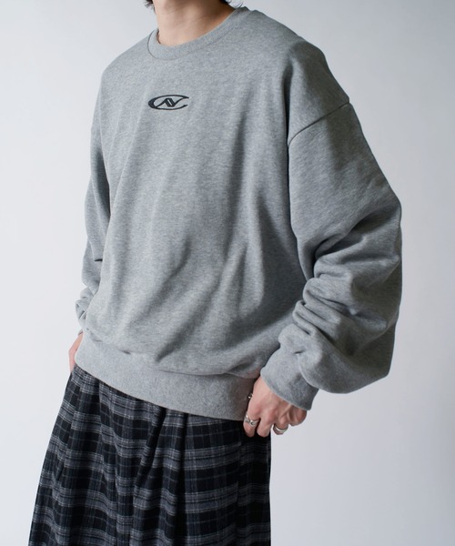 Lui's（ルイス）の「【Neucon/ニューコン】ロゴ刺繡バックプリントオーバーサイズスウェット（Tシャツ/カットソー・メンズ・グリーン/グレー/ブラック・2/1）」の3枚目の写真