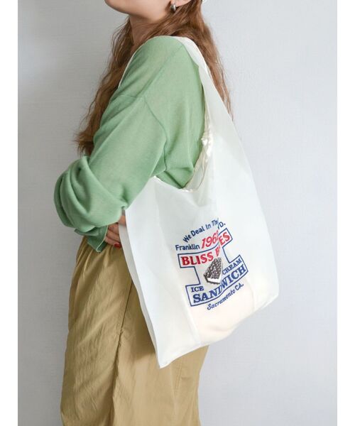 Ungrid（アングリッド）の「エンブロイダリーシアーバッグ（ハンドバッグ・レディース・オフホワイト/ブルー・FREE）」の2枚目の写真