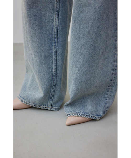 AZUL by moussy(アズールバイマウジー)の「AZUL DENIM ダメージラップデニム(デニムパンツ・レディース・ライトブルー・SMALL/MEDIUM)」の11枚目の写真