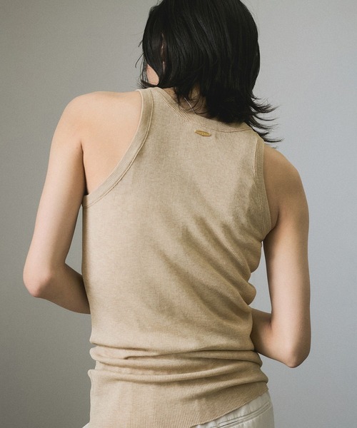 SALON adam et rope'(サロン アダム エ ロペ)の「ハイツイストコットンアメリカンスリーブタンクトップ(タンクトップ・レディース・チャコールグレー/ベージュ・FREE)」の4枚目の写真