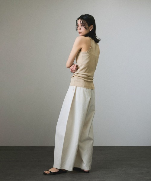 SALON adam et rope'(サロン アダム エ ロペ)の「ハイツイストコットンアメリカンスリーブタンクトップ(タンクトップ・レディース・チャコールグレー/ベージュ・FREE)」の5枚目の写真