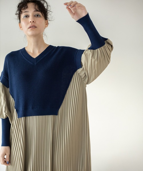 OSMOSIS（オズモーシス）の「ニット切替プリーツワンピース（ワンピース・レディース・ブラック/ライトベージュ/ネイビー・ONE SIZE）」の8枚目の写真