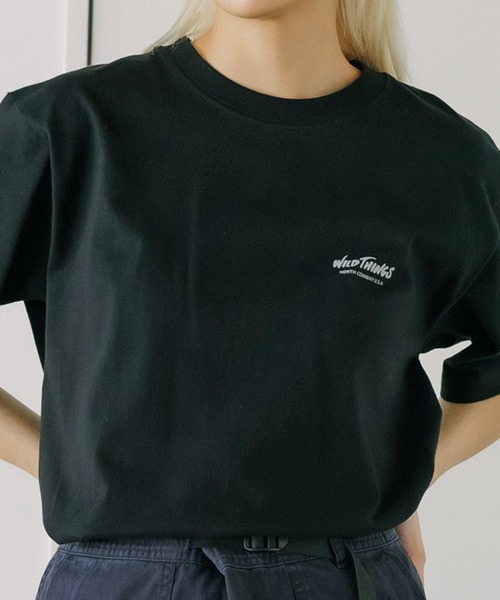 WILD THINGS（ワイルドシングス）の「WILD THINGS/ワイルドシングス BIRTH PLACE TEE ショートスリーブTシャツ（Tシャツ/カットソー・メンズ・ホワイト/ブラック・M/L/XL）」の2枚目の写真