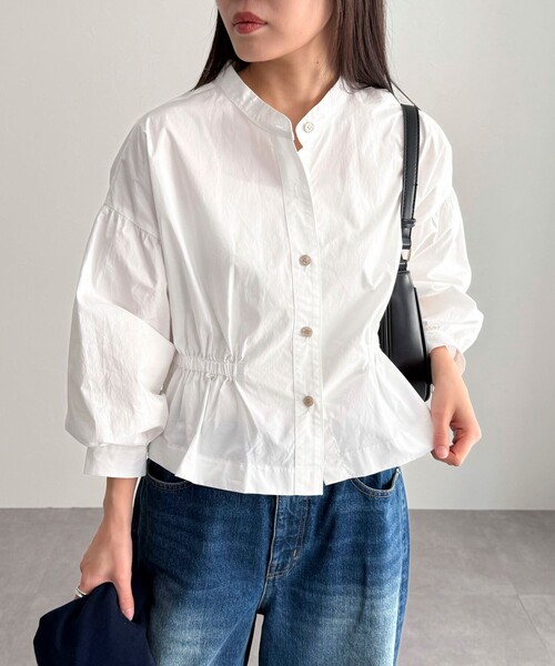 fredy emue（フレディエミュ）の「クロップドウエストギャザーブラウス（シャツ/ブラウス・レディース・ベージュ/ネイビー/ブルー系その他/オフホワイト・38）」の2枚目の写真