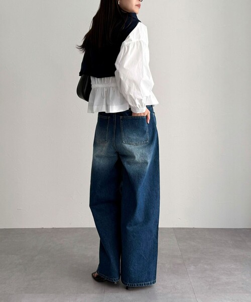 fredy emue（フレディエミュ）の「クロップドウエストギャザーブラウス（シャツ/ブラウス・レディース・ベージュ/ネイビー/ブルー系その他/オフホワイト・38）」の8枚目の写真