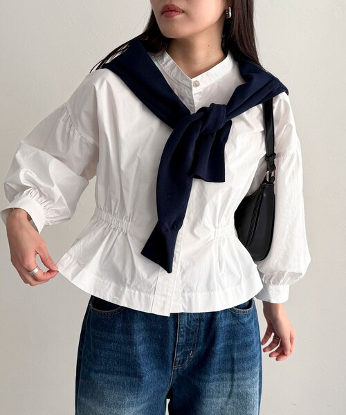 fredy emue（フレディエミュ）の「クロップドウエストギャザーブラウス（シャツ/ブラウス・レディース・ベージュ/ネイビー/ブルー系その他/オフホワイト・38）」の9枚目の写真