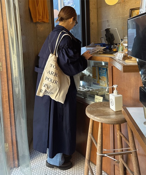 KOBE LETTUCE（コウベレタス）の「[ yuri.さんコラボ ] 選べる2丈ギャザースリーブロングトレンチコート（トレンチコート・レディース・ベージュ/ネイビー/キャメル・M-Short/M-Long）」の13枚目の写真