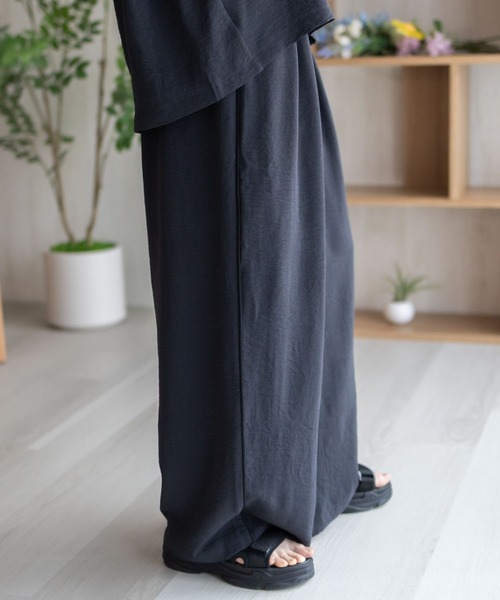 NAVY(ネイビー)の「nAvy SARARI ウェーブワイドパンツ(その他パンツ・レディース・チャコールグレー/ブラック/オレンジ/ベージュ/ブラウン・M/L)」の20枚目の写真