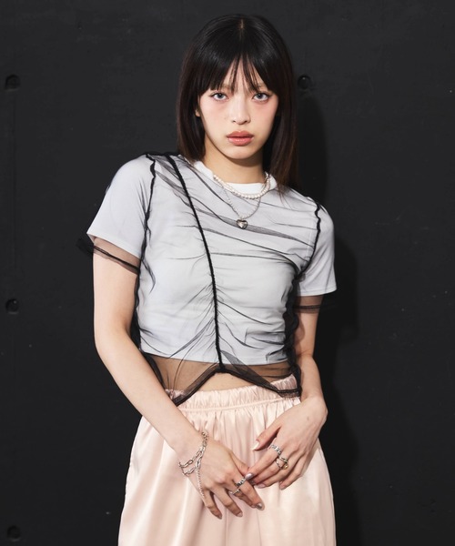DIP IN CHOCOLATE(ディップインチョコレート)の「シアーシャーリングドッキングクロップドTシャツ【DIP IN CHOCOLATE】(Tシャツ/カットソー・レディース・ホワイト×ブラック/ブラック/オフホワイト/グレー・F)」の1枚目の写真