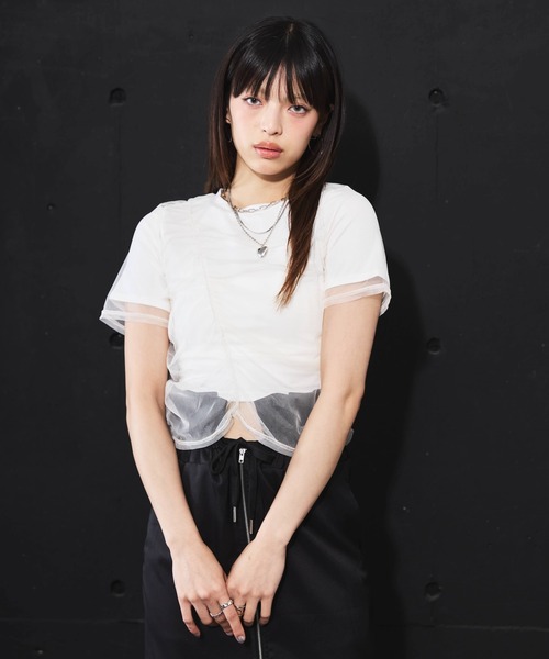 DIP IN CHOCOLATE(ディップインチョコレート)の「シアーシャーリングドッキングクロップドTシャツ【DIP IN CHOCOLATE】(Tシャツ/カットソー・レディース・ホワイト×ブラック/ブラック/オフホワイト/グレー・F)」の2枚目の写真
