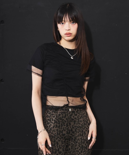 DIP IN CHOCOLATE(ディップインチョコレート)の「シアーシャーリングドッキングクロップドTシャツ【DIP IN CHOCOLATE】(Tシャツ/カットソー・レディース・ホワイト×ブラック/ブラック/オフホワイト/グレー・F)」の3枚目の写真