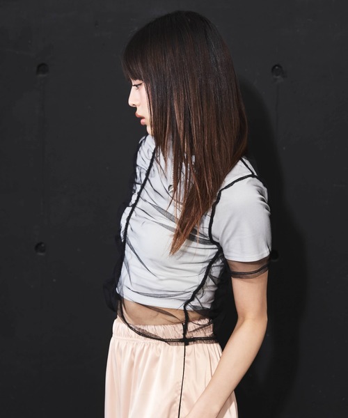 DIP IN CHOCOLATE(ディップインチョコレート)の「シアーシャーリングドッキングクロップドTシャツ【DIP IN CHOCOLATE】(Tシャツ/カットソー・レディース・ホワイト×ブラック/ブラック/オフホワイト/グレー・F)」の6枚目の写真