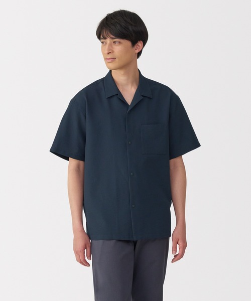 無印良品（ムジルシリョウヒン）の「紳士　風を通すストレッチサッカーオープンカラー半袖シャツ（シャツ/ブラウス・メンズ・ダークネイビー/ライトグレー/ライトブルー/ブラック・S/M/L/XL）」の4枚目の写真