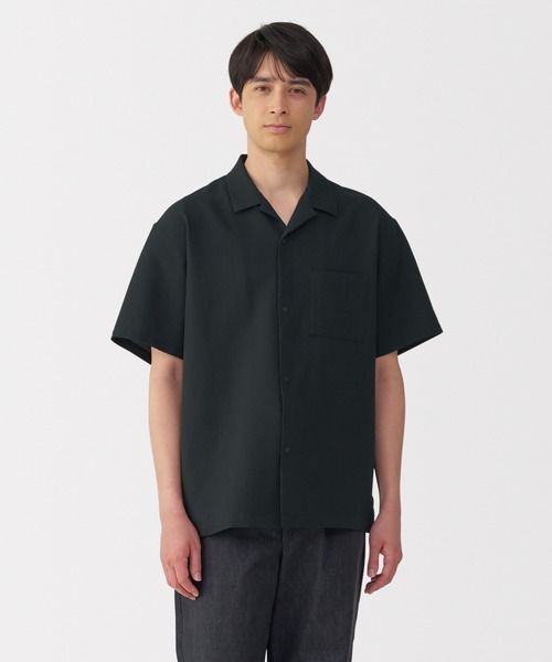 無印良品（ムジルシリョウヒン）の「紳士　風を通すストレッチサッカーオープンカラー半袖シャツ（シャツ/ブラウス・メンズ・ダークネイビー/ライトグレー/ライトブルー/ブラック・S/M/L/XL）」の2枚目の写真