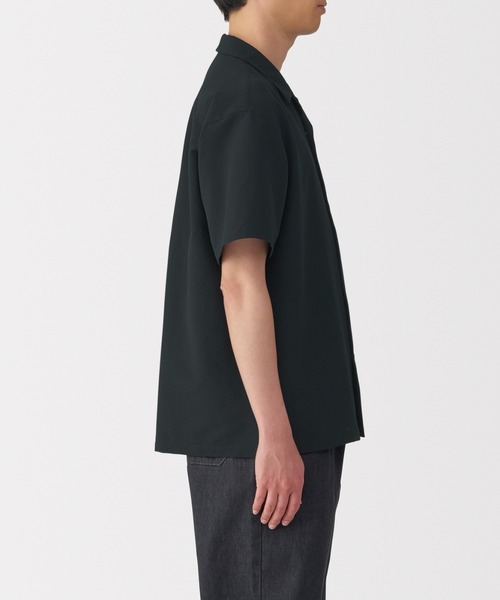 無印良品（ムジルシリョウヒン）の「紳士　風を通すストレッチサッカーオープンカラー半袖シャツ（シャツ/ブラウス・メンズ・ダークネイビー/ライトグレー/ライトブルー/ブラック・S/M/L/XL）」の7枚目の写真