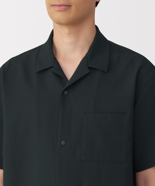 無印良品（ムジルシリョウヒン）の「紳士　風を通すストレッチサッカーオープンカラー半袖シャツ（シャツ/ブラウス・メンズ・ダークネイビー/ライトグレー/ライトブルー/ブラック・S/M/L/XL）」の9枚目の写真